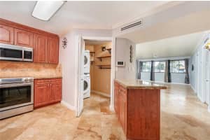 6175 Nw 186th St 112, Hialeah