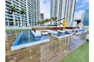 92 Sw 3rd St 1808, Miami