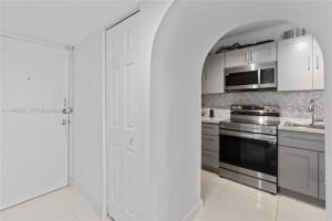 100 Lincoln Rd 501, Miami Beach