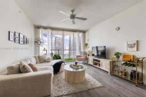 1111 Sw 1st Ave 3723-n, Miami