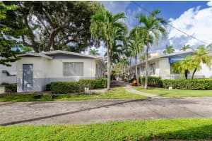 1640 Ne 127 St 424, North Miami