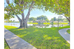 2331 Nw 96th Ter 17l, Pembroke Pines