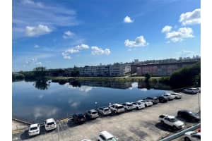 1351 Ne Miami Gardens Dr 402e, Miami