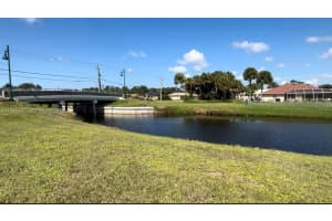 401 Rotonda Cr, Port Charlotte