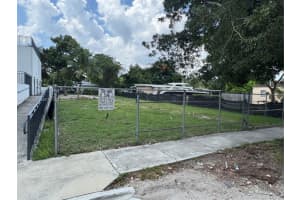 2720 Sw 17th St, Miami