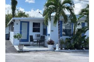 231 W Lake Dr ., Pembroke Park