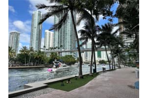 185 Sw 7th Street 3704, Miami
