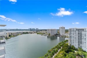 2851 Ne 183rd St 2214e, Aventura