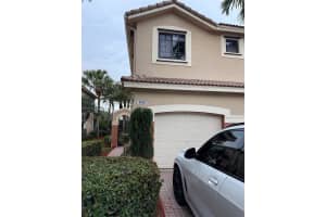 3907 Vista Grove Ln 3907, Weston