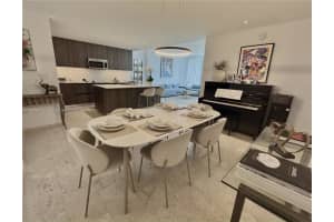 68 Se 6th St 903, Miami