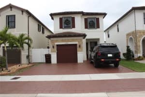 11024 W 35th Ln, Hialeah
