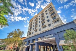 4220 Laguna St 505, Coral Gables