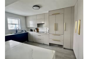 2750 Ne 183rd St 705, Aventura