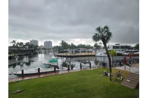 301 Golden Isles Dr 205, Hallandale Beach