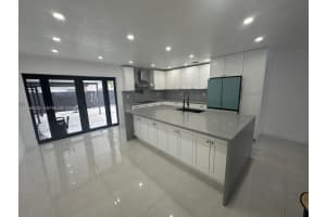 5150 E 9th Ln, Hialeah