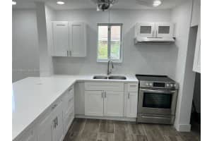 261 Nw 49th St A, Miami