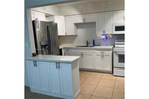 2702 Pierce St 5, Hollywood