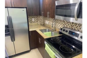 6950 Miami Gardens Dr 2-402a, Hialeah