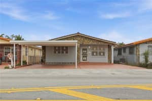 836 W 37th Street, Hialeah