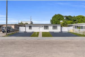 841 E 15th Pl, Hialeah
