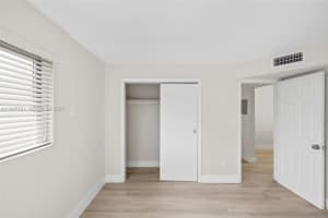 1310 W 29th St 32, Hialeah