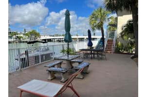 8420 Byron Ave 4, Miami Beach