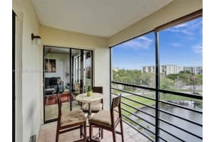2304 S Cypress Bend Dr 712, Pompano Beach