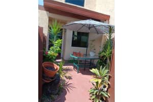 271 W Park Dr 1-7, Miami