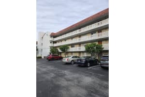 3591 Inverrary Dr 405, Lauderhill