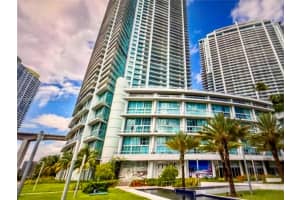 92 Sw 3rd St 4709, Miami