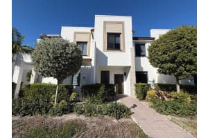 909 Ne 211th St, Miami