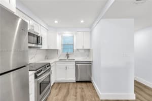 3100 W Rolling Hills Cir 109, Davie