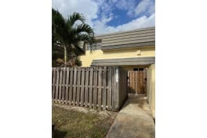 8327 Sw 137th Ave 8327, Miami