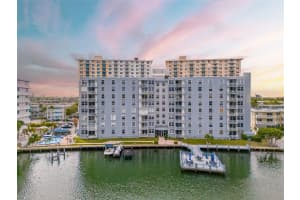 430 Golden Isles Dr 707, Hallandale Beach