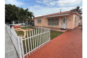 380 W 41st St, Hialeah