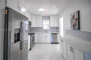 2541 Aragon Blvd 105, Sunrise