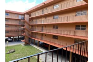 1890 W 56th St 1221, Hialeah