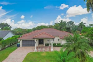 10261 Sw 58th St, Miami