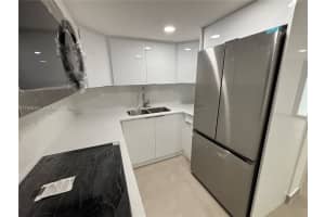 30 E 44th St 30, Hialeah