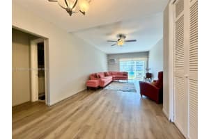 13105 Ixora Ct 116, North Miami