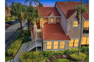 15560 Sw 104th Ter 611, Miami