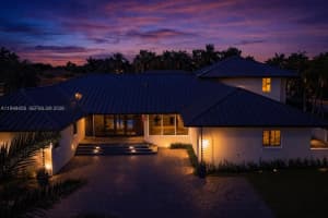 9901 Nw 130th St, Hialeah Gardens