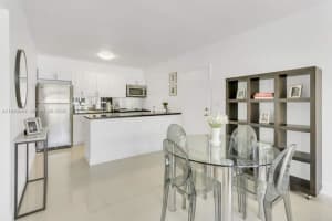 290 Sunrise 206, Key Biscayne