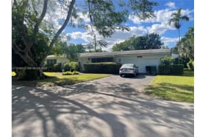 10700 Sw 72nd Ct, Pinecrest