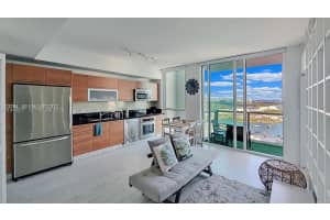 253 Ne 2nd St 3305, Miami