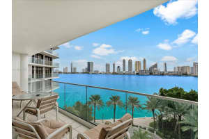 2800 Island Blvd 702, Aventura