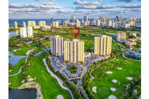 20301 W Country Club Dr 1623, Aventura