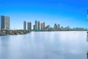 3600 Mystic Pointe Dr 1017, Aventura