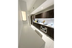 851 Ne 1st Ave 305, Miami