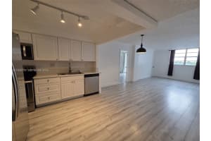 2903 Ne 163 405, North Miami Beach